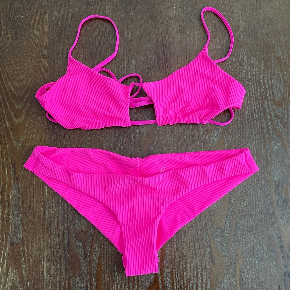 Frankie’s Bikinis Set Willa Top and Greer Bottom